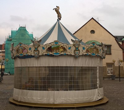 Manege bleu et blanc